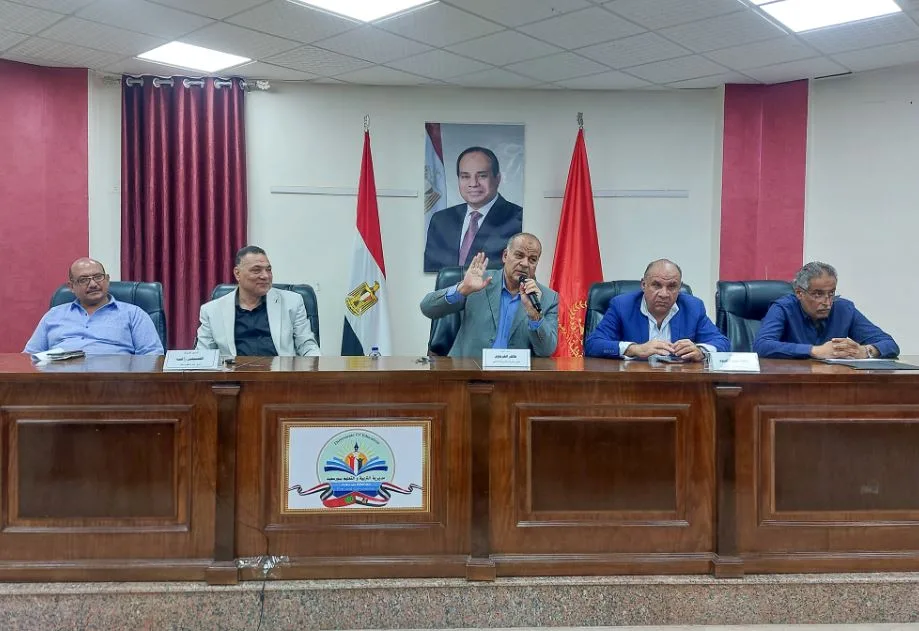 منع الطالب أو الملاحظ من إحضار الهواتف المحمولة في لجنة امتحانات الصف الإعدادي ببورسعيد منع الطالب أو الملاحظ من إحضار الهواتف المحمولة في لجنة امتحانات الصف الإعدادي ببورسعيد