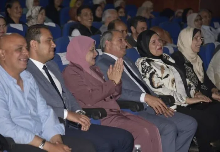 محافظ بورسعيد يحضر العروض الفنية لأوبريت “بنت مصر” محافظ بورسعيد يحضر العروض الفنية لأوبريت “بنت مصر”