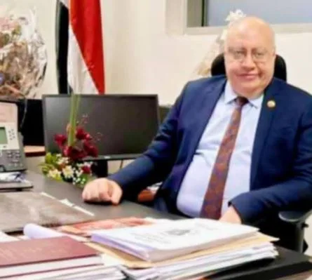 تجديد فترة خدمة رئيس جمارك مطار القاهرة بمرسوم رئاسي للمرة الثانية تجديد فترة خدمة رئيس جمارك مطار القاهرة بمرسوم رئاسي للمرة الثانية