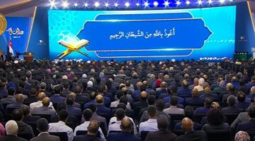 فعاليات احتفالية عيد العمال بالسويس تبدأ بتلاوة آيات قرآنية