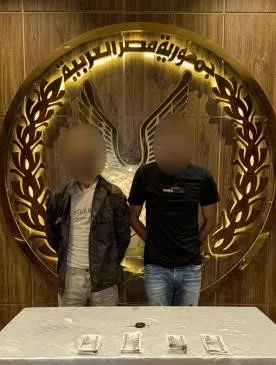 إلقاء القبض على متهمين سرقوا أموالاً من مواطن في القاهرة إلقاء القبض على متهمين سرقوا أموالاً من مواطن في القاهرة