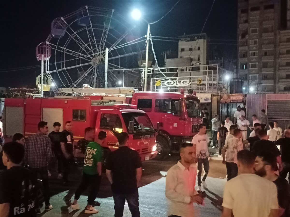 صور من موقع الحريق 