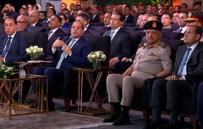 الرئيس السيسي: التغلب على التحديات الاقتصادية يتطلب التركيز على التفاصيل الرئيس السيسي: التغلب على التحديات الاقتصادية يتطلب التركيز على التفاصيل