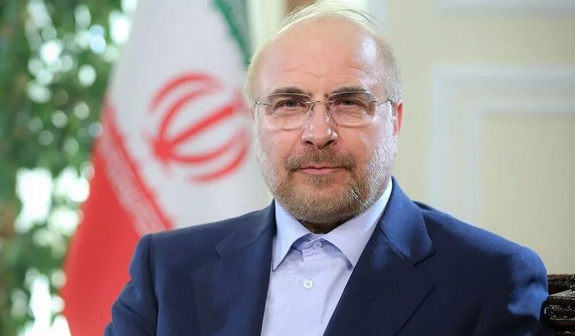 رئيس البرلمان الإيراني: طهران لا تؤيد الحرب لكنها لن تستسلم أيضاً. رئيس البرلمان الإيراني: طهران لا تؤيد الحرب لكنها لن تستسلم أيضاً.