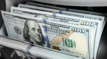 هل تراجع نفوذ الدولار في التجارة العالمية، وما هي الخيارات البديلة؟