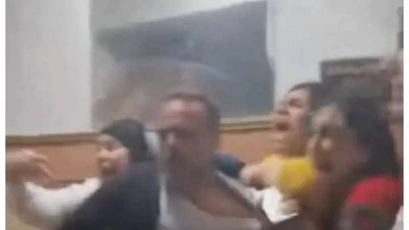إطلاق سراح صاحبة مركز التجميل و6 متهمات في حادثة الاعتداء على محامٍ في المحلة