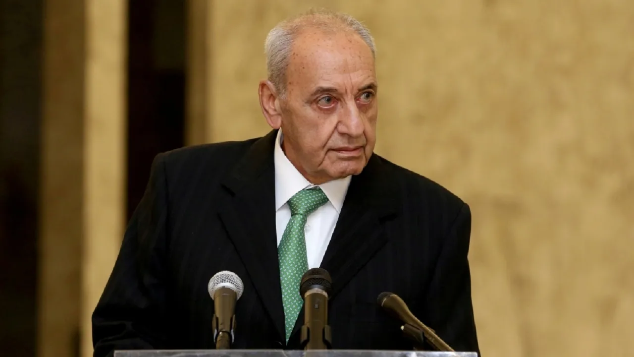 بري يرفض التوترات بين بعض اللبنانيين وقوات اليونيفيل في الجنوب ويدعو إلى التعامل مع الموقف بحكمة. بري يرفض التوترات بين بعض اللبنانيين وقوات اليونيفيل في الجنوب ويدعو إلى التعامل مع الموقف بحكمة.