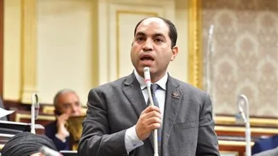 النائب عمرو درويش: البرلمان يدعم الدستور والتشريعات المنظمة. النائب عمرو درويش: البرلمان يدعم الدستور والتشريعات المنظمة.