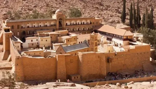 رئاسة الجمهورية تعبر عن التزامها التام بالحفاظ على قيمة دير سانت كاترين الدينية. رئاسة الجمهورية تعبر عن التزامها التام بالحفاظ على قيمة دير سانت كاترين الدينية.
