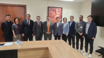 مساعد وزير السياحة يجتمع برئيس اللجنة الدائمة لمجلس الشعب في شنغهاي وشركات مصرية لتعزيز الترويج للمقصد السياحي المصري