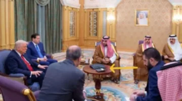 جهاز غريب في اجتماع ترامب والشرع وبن سلمان يثير الجدل