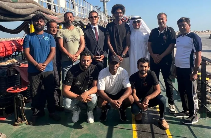 الخارجية تتابع الموقف القانوني للبحارة المصريين بالإمارات بعد وصولهم ميناء خالد