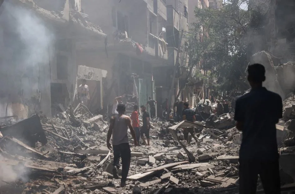 يوم مأساوي في قطاع غزة: 107 قتلى منذ الصباح وغارات إضافية على جباليا يوم مأساوي في قطاع غزة: 107 قتلى منذ الصباح وغارات إضافية على جباليا