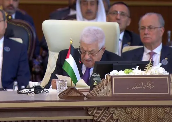 الرئيس الفلسطيني يطلب من حماس إنهاء سيطرتها في غزة وتسليم الأسلحة. الرئيس الفلسطيني يطلب من حماس إنهاء سيطرتها في غزة وتسليم الأسلحة.