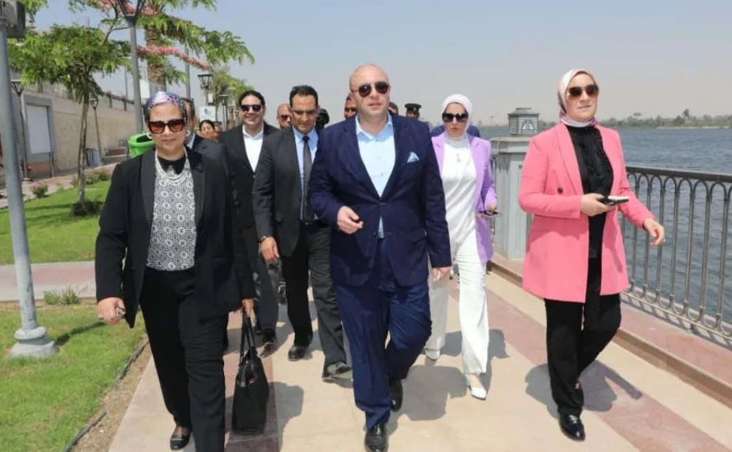 محافظ بني سويف يرافق رئيسة المجلس القومي للمرأة في جولة تفقدية بالممشى السياحي محافظ بني سويف يرافق رئيسة المجلس القومي للمرأة في جولة تفقدية بالممشى السياحي