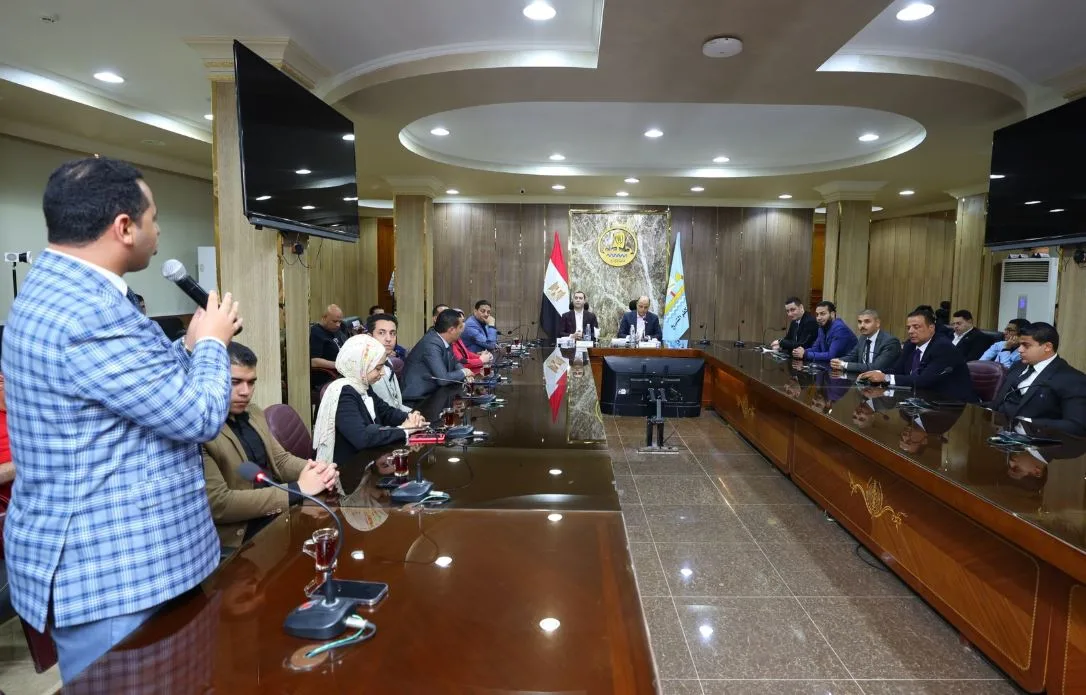 محافظ كفر الشيخ: تعزيز ريادة الأعمال وتمكين الشباب يُعدّ عنصراً أساسياً في استراتيجيات التنمية المحلية بالمحافظة. محافظ كفر الشيخ: تعزيز ريادة الأعمال وتمكين الشباب يُعدّ عنصراً أساسياً في استراتيجيات التنمية المحلية بالمحافظة.