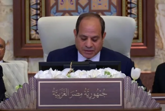 الرئيس السيسي: ضرورة وقف النزاع في السودان.. فهو الطريق الوحيد لضمان الاستقرار في لبنان. الرئيس السيسي: ضرورة وقف النزاع في السودان.. فهو الطريق الوحيد لضمان الاستقرار في لبنان.