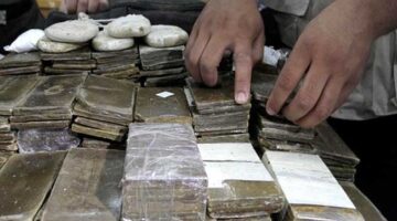 8 قضايا.. مداهمات أمنية ضد تجار المخدرات والسلاح في أسوان ودمياط