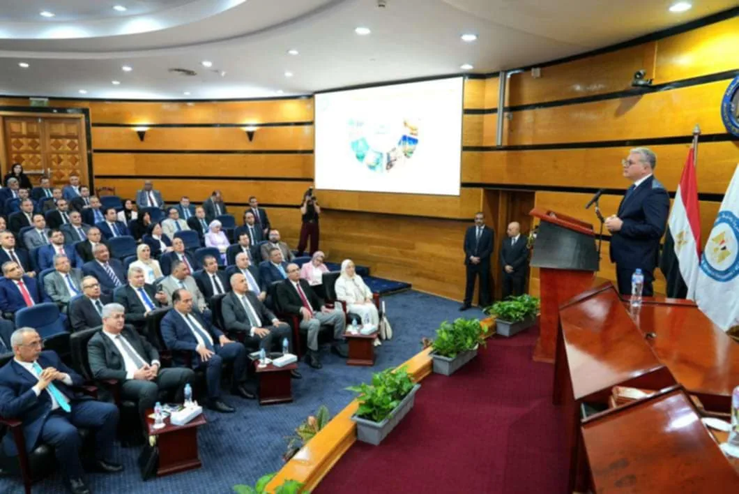 وزير البترول: استقدام 4 سفن لتعزيز استيراد الغاز الطبيعي وتوزيعه في السوق المحلية وزير البترول: استقدام 4 سفن لتعزيز استيراد الغاز الطبيعي وتوزيعه في السوق المحلية