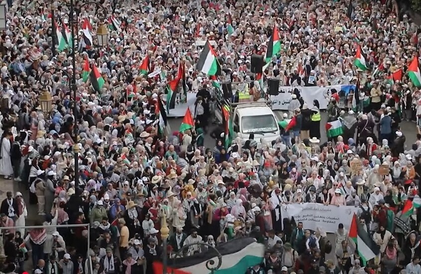 محتجون مغاربة يستهدفون الموانئ الاستراتيجية للضغط على بلادهم لقطع العلاقات مع إسرائيل محتجون مغاربة يستهدفون الموانئ الاستراتيجية للضغط على بلادهم لقطع العلاقات مع إسرائيل