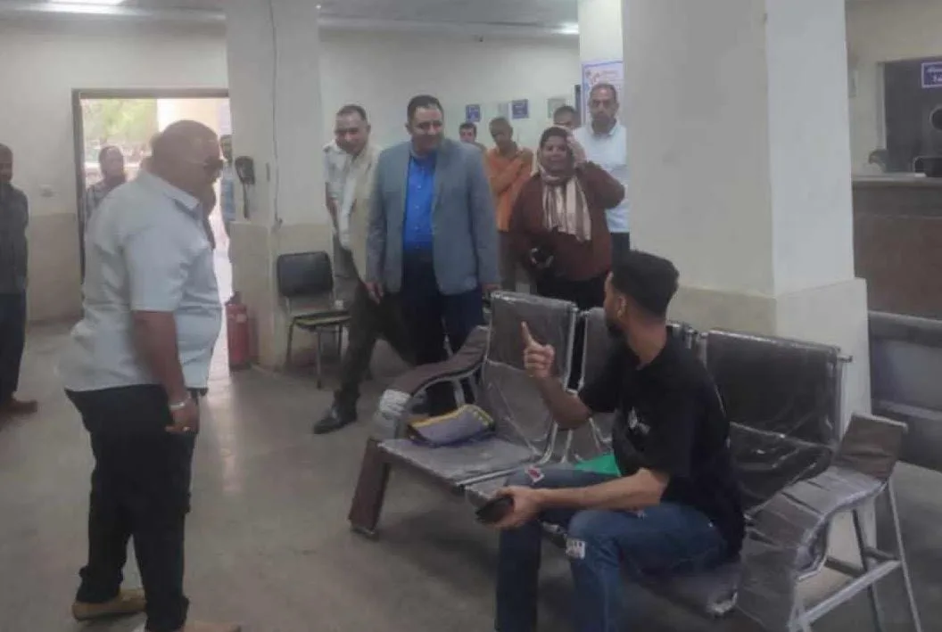 نائب محافظ القاهرة يزور المركز التكنولوجي في حي الأميرية ويحث على تسريع إجراءات المعاملات الإلكترونية نائب محافظ القاهرة يزور المركز التكنولوجي في حي الأميرية ويحث على تسريع إجراءات المعاملات الإلكترونية