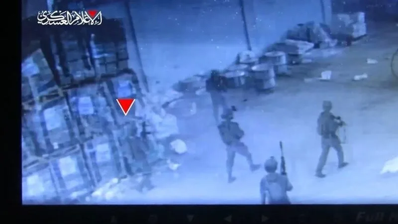 لواء رفح سيظل كابوسًا للغزاة.. كتائب القسام تنشر لقطات لكمين ضد جنود الاحتلال لواء رفح سيظل كابوسًا للغزاة.. كتائب القسام تنشر لقطات لكمين ضد جنود الاحتلال