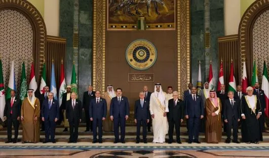 أمير قطر: نتطلع إلى أن تؤتي نتائج وقرارات قمة بغداد ثمارها في تعزيز وحدتنا العربية. أمير قطر: نتطلع إلى أن تؤتي نتائج وقرارات قمة بغداد ثمارها في تعزيز وحدتنا العربية.