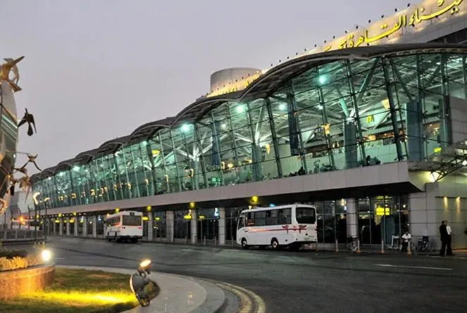 الحكومة تخطط لطرح المطارات بسبب عدم رضاها عن العروض المقدمة من الشركات. الحكومة تخطط لطرح المطارات بسبب عدم رضاها عن العروض المقدمة من الشركات.