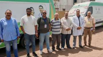 فحص وعلاج أكثر من 1250 مريضاً وتقديم 3800 خدمة طبية في قافلة صحية بقرية الدير في بني سويف