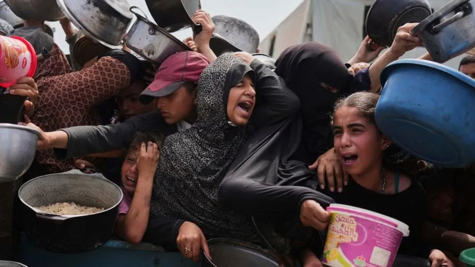 غزة: الاحتلال يقصف 68 نقطة توزيع للغذاء والمساعدات الإنسانية منذ 7 أكتوبر غزة: الاحتلال يقصف 68 نقطة توزيع للغذاء والمساعدات الإنسانية منذ 7 أكتوبر