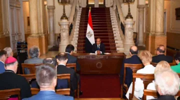 وزير الخارجية يجتمع بسفراء الدول الأوروبية في القاهرة.