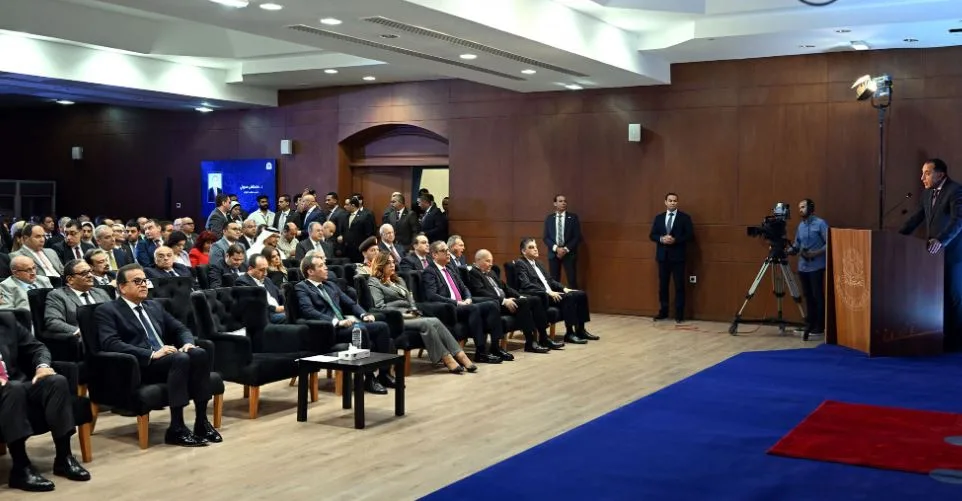 رئيس الوزراء يزور المركز الوطني للتدريب في مقر هيئة الإسعاف المصرية رئيس الوزراء يزور المركز الوطني للتدريب في مقر هيئة الإسعاف المصرية