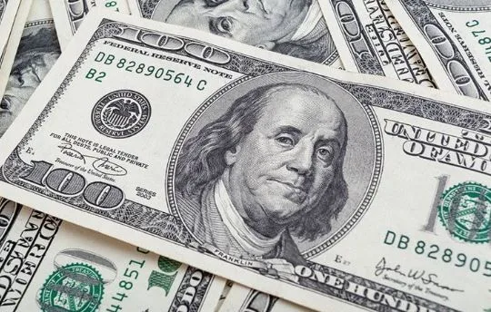 الدولار يتراجع عالميًا مع تصاعد القلق بشأن الاقتصاد الأمريكي الدولار يتراجع عالميًا مع تصاعد القلق بشأن الاقتصاد الأمريكي