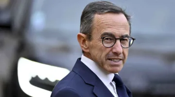 برونو ريتايو يصبح قائدًا جديدًا لحزب الجمهوريين الفرنسي بحصوله على 74.3% من الأصوات.