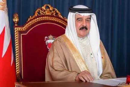 ملك البحرين: السياسة الحكيمة لترامب تفتح باباً فريداً لتحقيق سلام عادل يضمن حقوق الفلسطينيين ملك البحرين: السياسة الحكيمة لترامب تفتح باباً فريداً لتحقيق سلام عادل يضمن حقوق الفلسطينيين