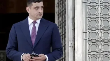 مرشح اليمين المتطرف في رومانيا جورج سيميون يعلن عن فوزه قبل الانتهاء من فرز الأصوات