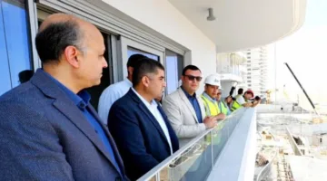 وزير الإسكان يطالب بسرعة إنهاء البنية التحتية لمشروع البحيرات في العلمين الجديدة