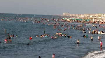 رأس البر تستعد لعيد الأضحى رغم تحديات الامتحانات: جمال البحر يبقى حاضرًا