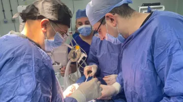 فريق طبي مصري ينجح في ترميم فك مريض روسي باستخدام المنظار والميكروسكوب بمستشفى العلمين