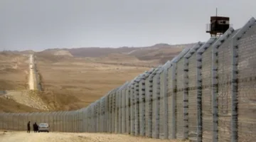 جدار إسرائيلي يفصل غور الأردن: استعراض لتاريخ سياسة العزل الإسرائيلية من بارليف إلى سياج غزة