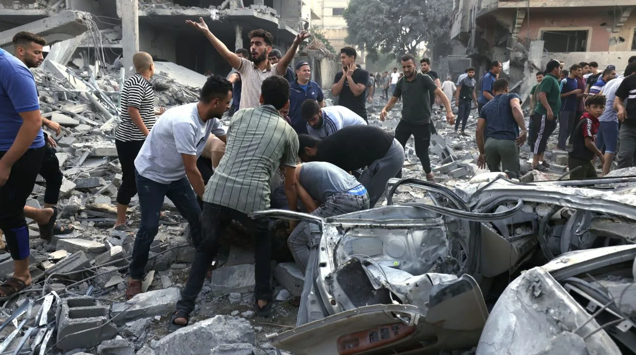 محتجزة أُفرج عنها من غزة: الغارات الإسرائيلية كانت أكثر ما يخيفني.. صوتها يجمد الحركة محتجزة أُفرج عنها من غزة: الغارات الإسرائيلية كانت أكثر ما يخيفني.. صوتها يجمد الحركة