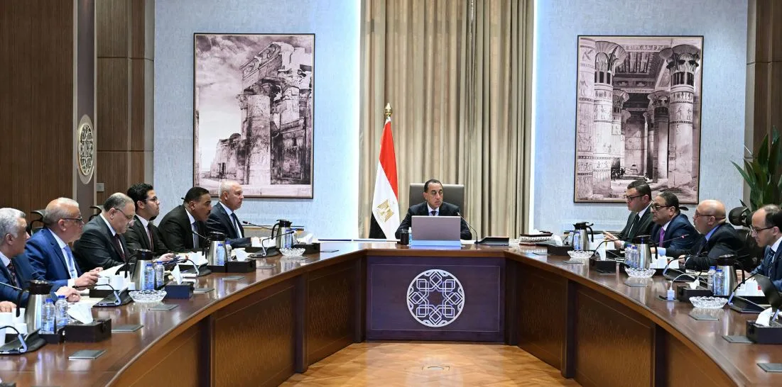 مدبولي يتابع آخر تطورات تنفيذ مشروع تطوير مدينة رأس الحكمة في الساحل الشمالي مدبولي يتابع آخر تطورات تنفيذ مشروع تطوير مدينة رأس الحكمة في الساحل الشمالي