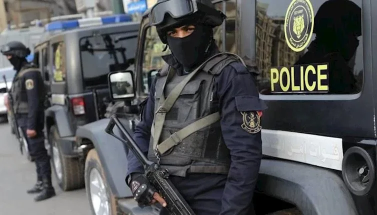 مقتل اثنين من المجرمين وإصابة ثالث خلال مداهمة أمنية في قرية الحجيرات بقنا