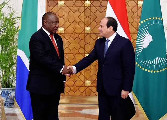 السيسي ورئيس جنوب أفريقيا يناقشان الوضع الحالي في القارة الأفريقية السيسي ورئيس جنوب أفريقيا يناقشان الوضع الحالي في القارة الأفريقية