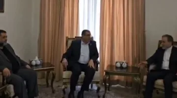 وزير الخارجية الإيراني يستضيف فريقاً من حركة حماس