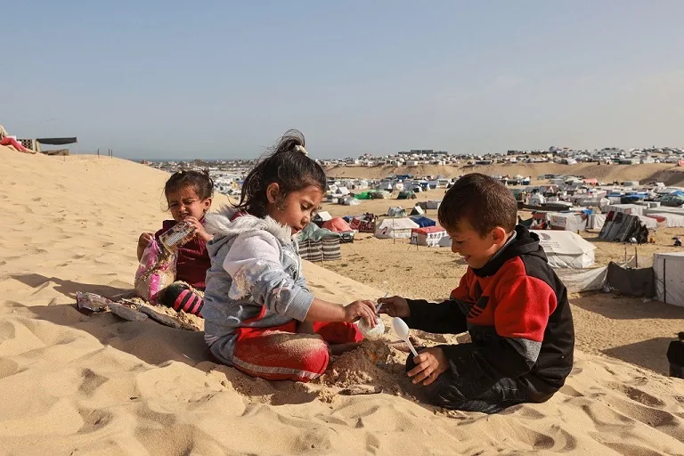 عضو كنيست سابق يدعو لإنهاء حياة الأطفال والرضع في غزة: أعداء سيقتلون أطفالنا بعد 15 عامًا عضو كنيست سابق يدعو لإنهاء حياة الأطفال والرضع في غزة: أعداء سيقتلون أطفالنا بعد 15 عامًا