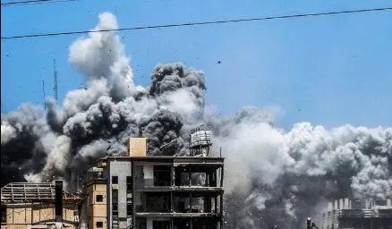 6 شهداء جراء قصف الاحتلال على غزة وخان يونس 6 شهداء جراء قصف الاحتلال على غزة وخان يونس
