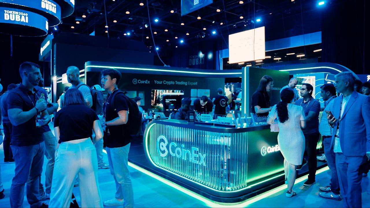 CoinEx تعود كراعي بلاتيني لمؤتمر TOKEN2049 في دبي