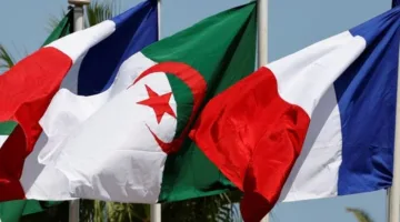 فرنسا تخطط لطرد جزائريين يمتلكون جوازات سفر دبلوماسية بدون تأشيرات.