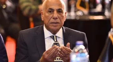 رئيس الزمالك يعود إلى القاهرة بعد فترة علاج في فرنسا